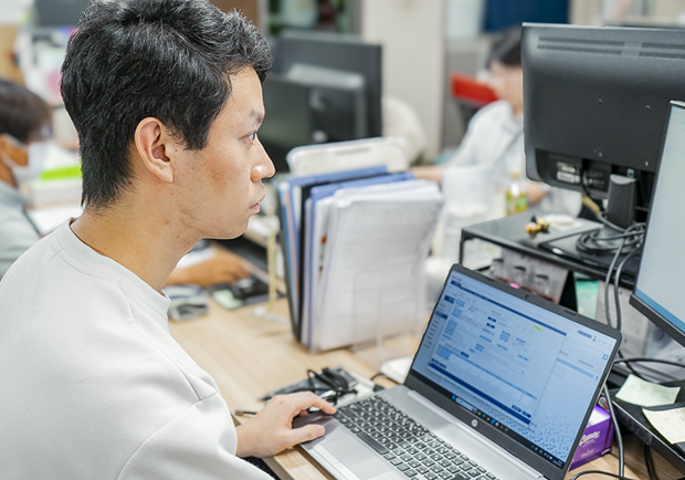 業務管理部 調達課